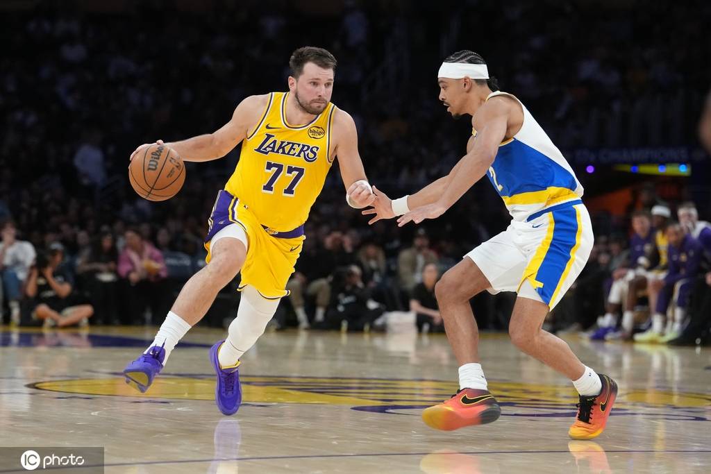 东契奇44+9+5西卡26分 詹姆斯伤缺湖人轻取步行者